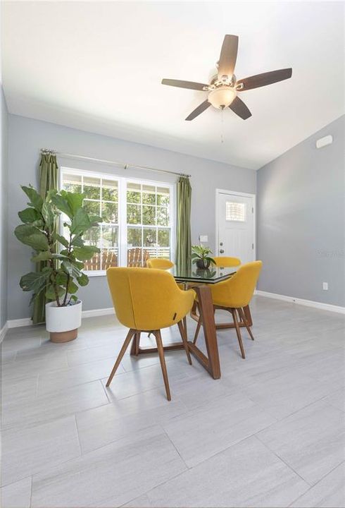 For Sale: $274,900 (3 beds, 2 baths, 1249 Square Feet)