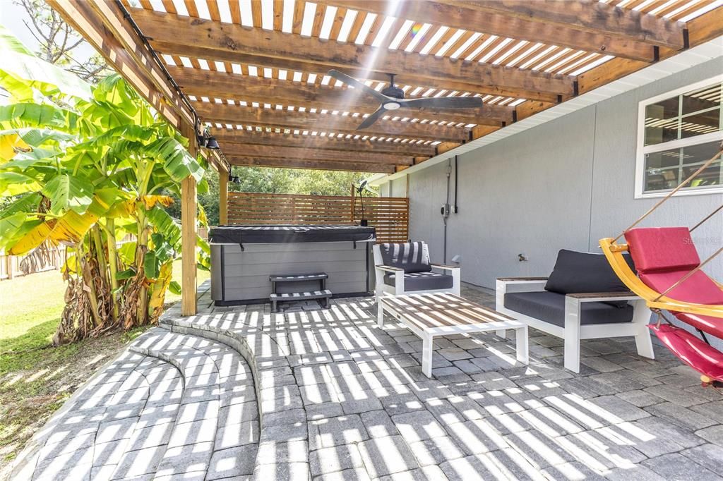 For Sale: $274,900 (3 beds, 2 baths, 1249 Square Feet)