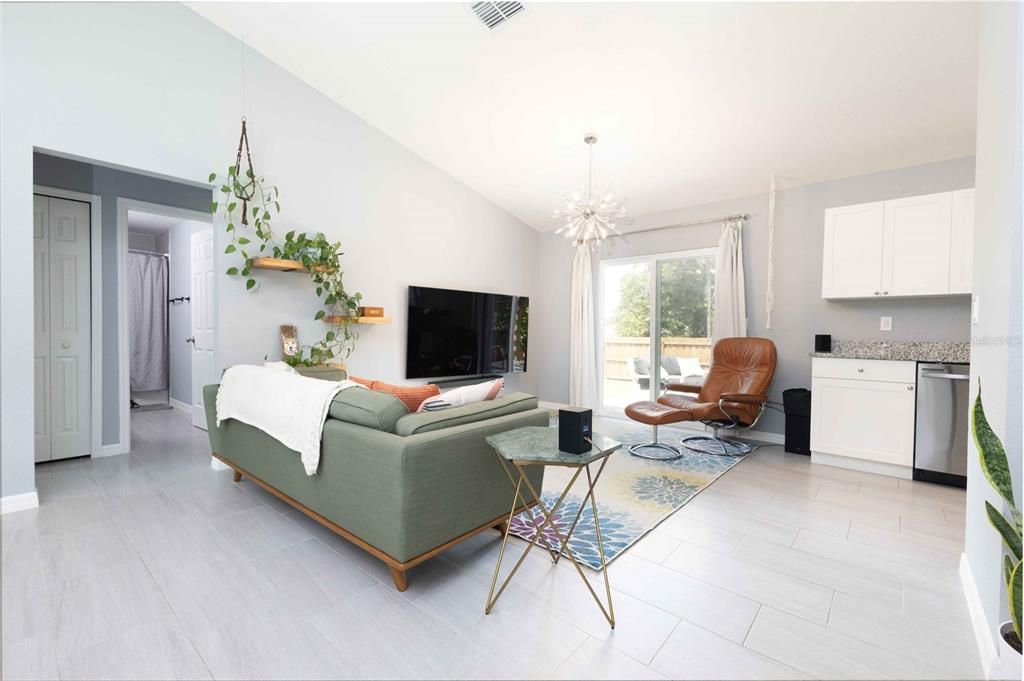 For Sale: $274,900 (3 beds, 2 baths, 1249 Square Feet)