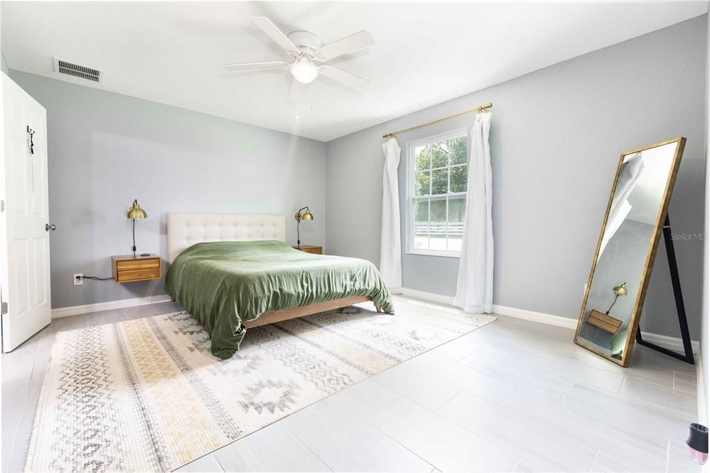 For Sale: $274,900 (3 beds, 2 baths, 1249 Square Feet)