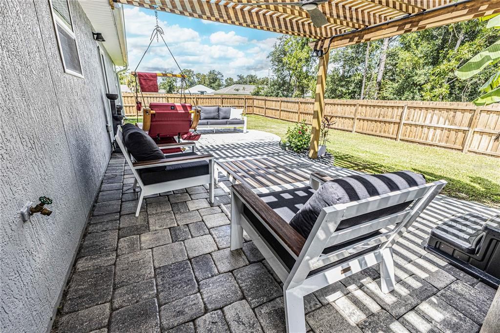 For Sale: $274,900 (3 beds, 2 baths, 1249 Square Feet)