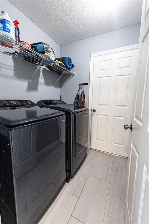 For Sale: $274,900 (3 beds, 2 baths, 1249 Square Feet)
