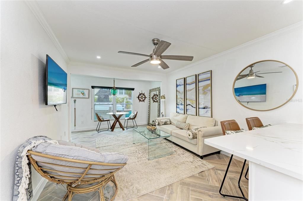 For Sale: $399,000 (1 beds, 1 baths, 630 Square Feet)
