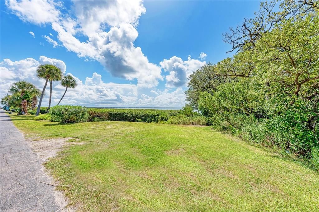 For Sale: $399,000 (1 beds, 1 baths, 630 Square Feet)