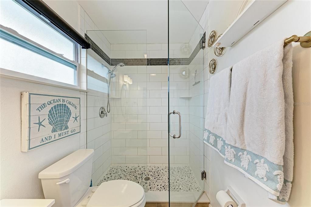 For Sale: $399,000 (1 beds, 1 baths, 630 Square Feet)