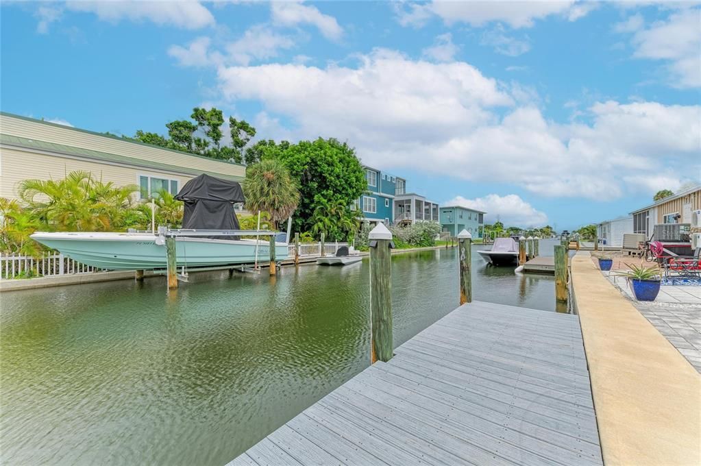 For Sale: $399,000 (1 beds, 1 baths, 630 Square Feet)