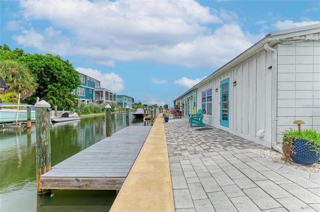 For Sale: $399,000 (1 beds, 1 baths, 630 Square Feet)