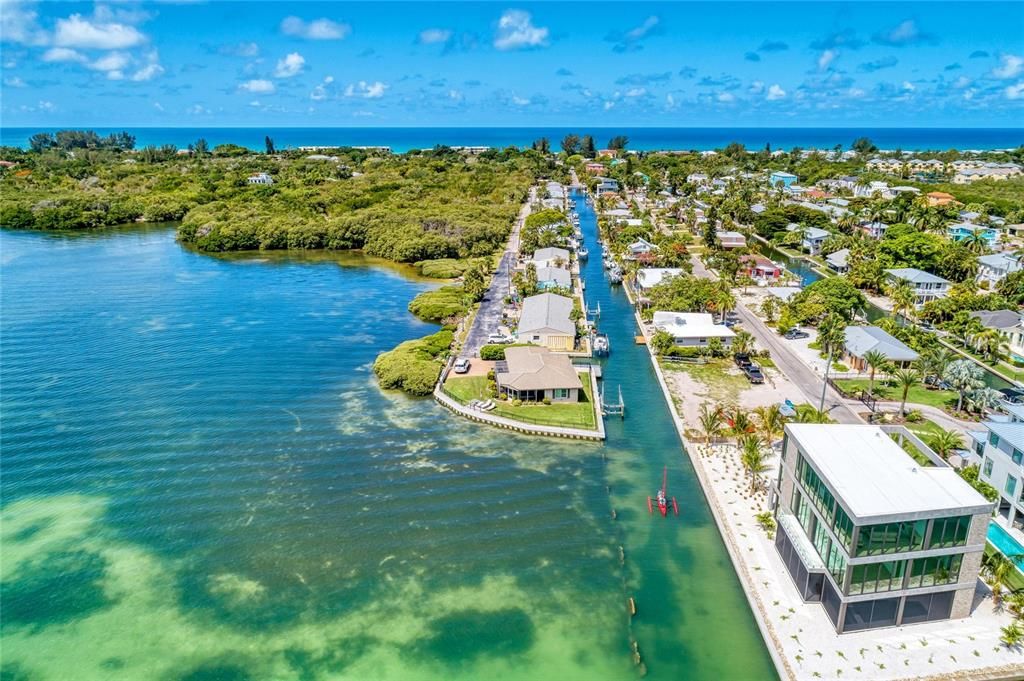 For Sale: $399,000 (1 beds, 1 baths, 630 Square Feet)
