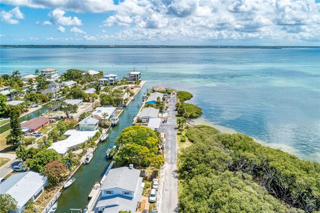 For Sale: $399,000 (1 beds, 1 baths, 630 Square Feet)