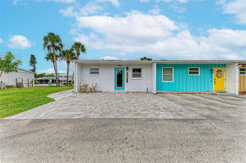 For Sale: $399,000 (1 beds, 1 baths, 630 Square Feet)