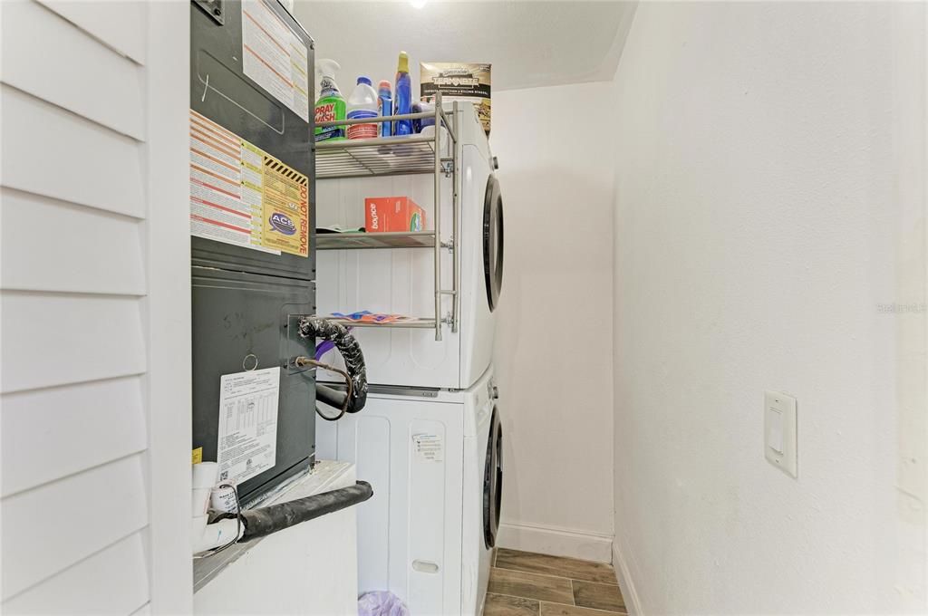For Sale: $399,000 (1 beds, 1 baths, 630 Square Feet)