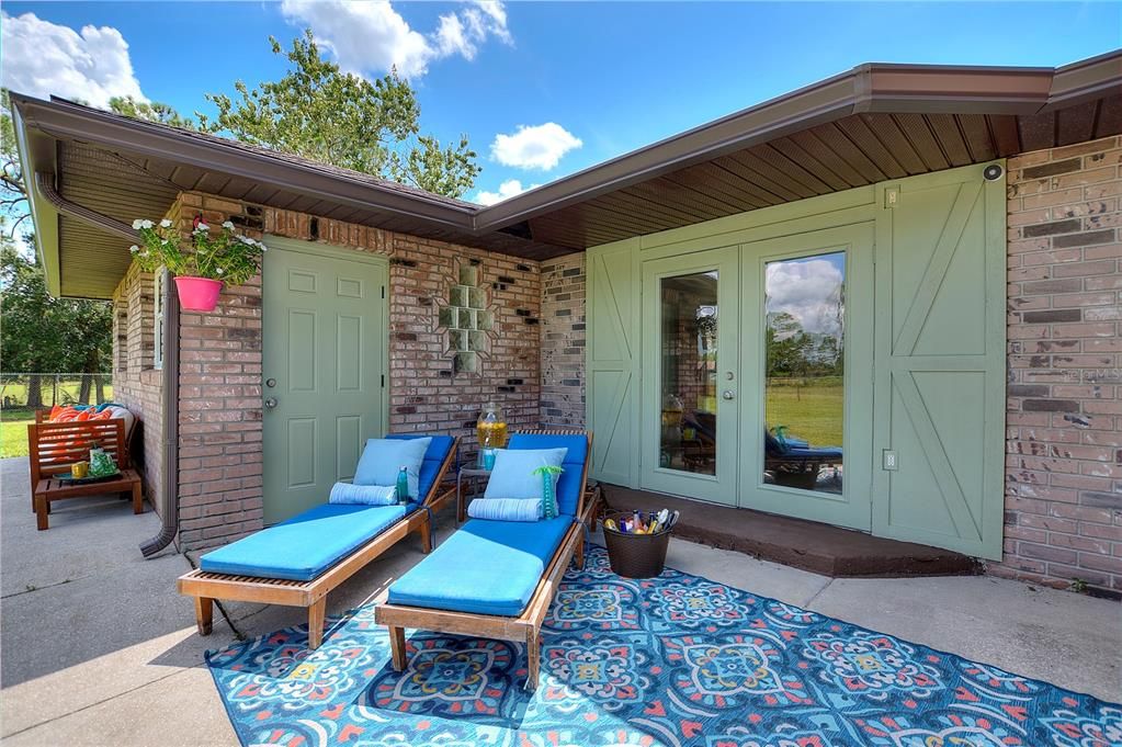 For Sale: $550,000 (3 beds, 2 baths, 1505 Square Feet)