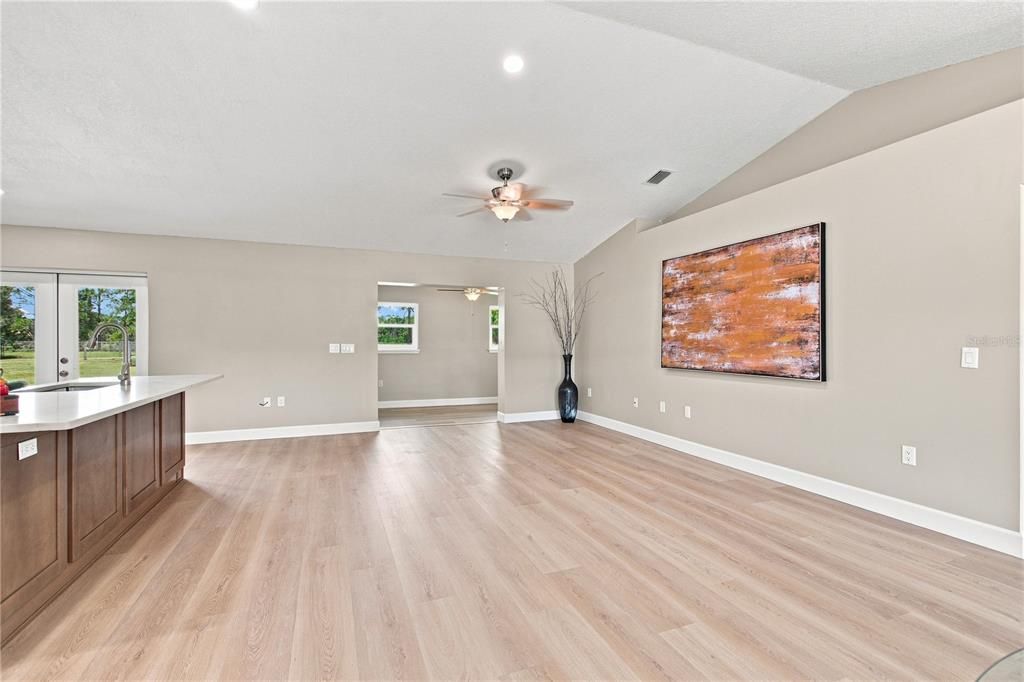 For Sale: $550,000 (3 beds, 2 baths, 1505 Square Feet)