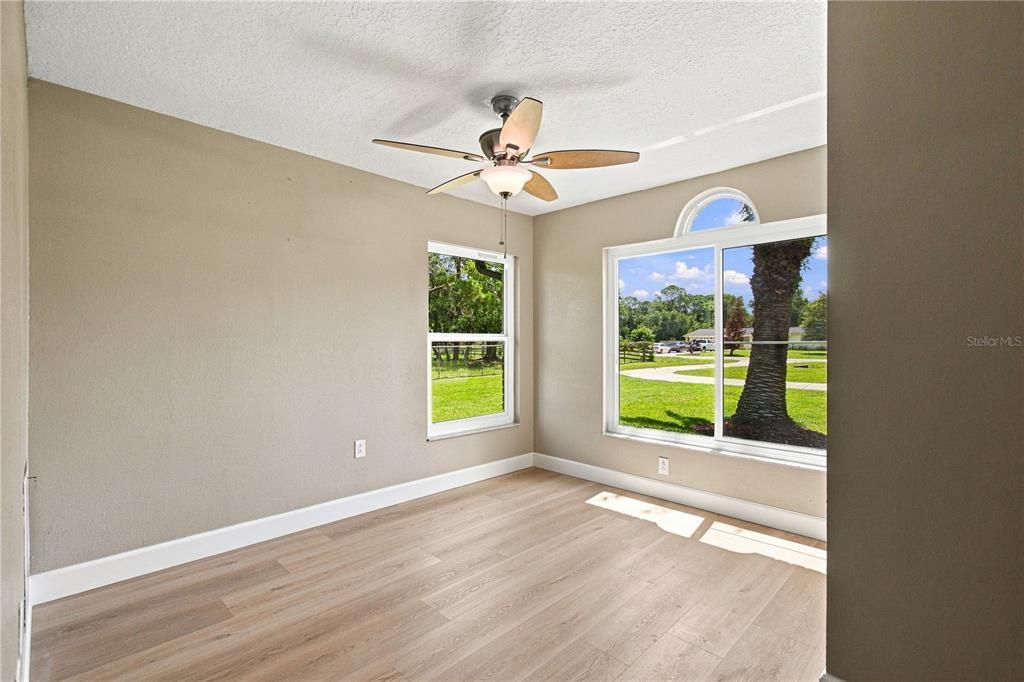 For Sale: $550,000 (3 beds, 2 baths, 1505 Square Feet)