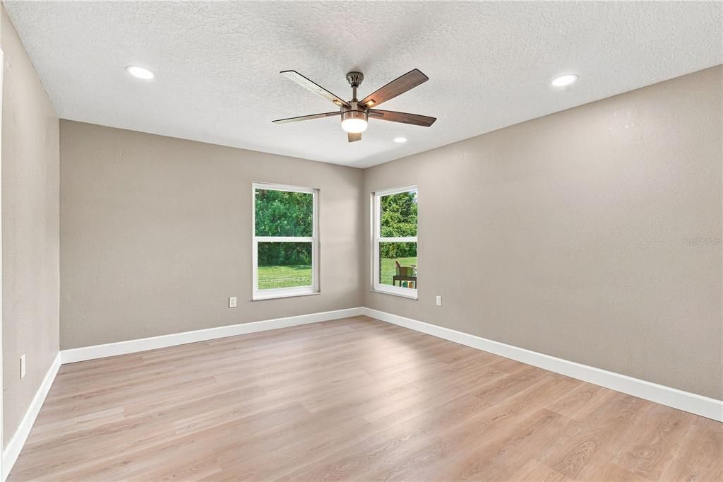 For Sale: $550,000 (3 beds, 2 baths, 1505 Square Feet)