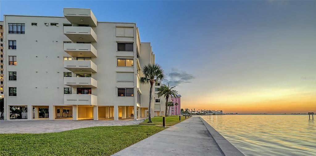 En Venta: $1,195,000 (2 camas, 2 baños, 1693 Pies cuadrados)