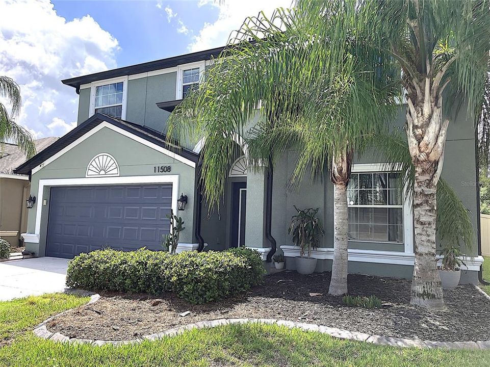 For Sale: $419,900 (4 beds, 2 baths, 2482 Square Feet)