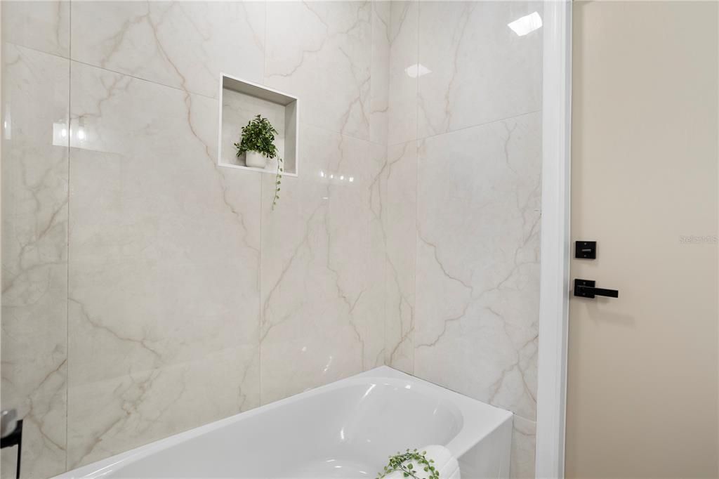 For Sale: $409,900 (4 beds, 2 baths, 1420 Square Feet)
