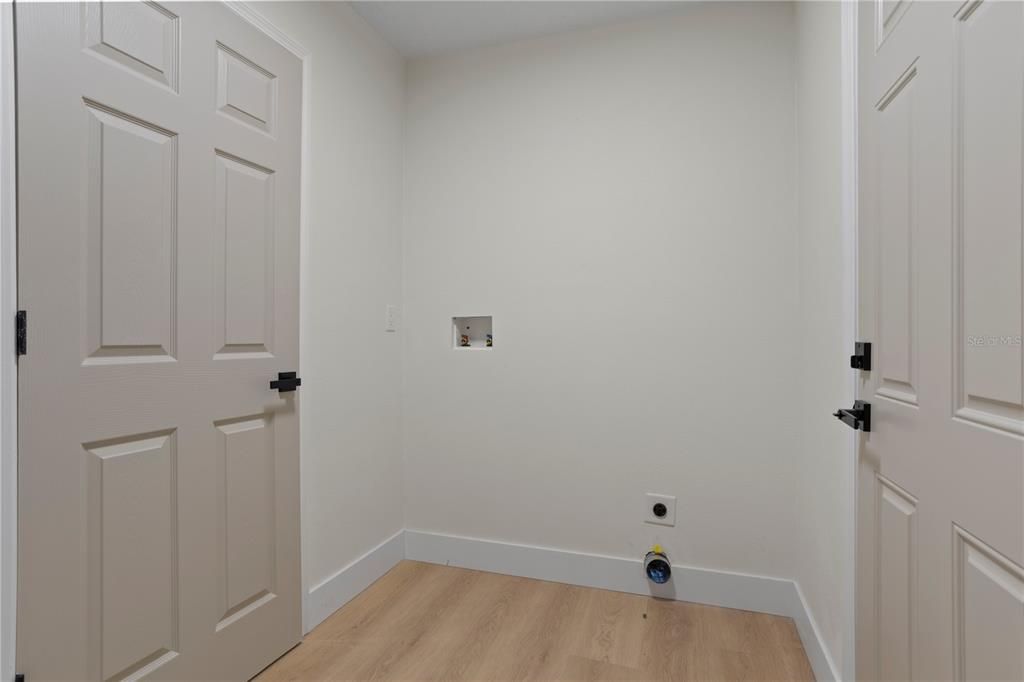 For Sale: $409,900 (4 beds, 2 baths, 1420 Square Feet)