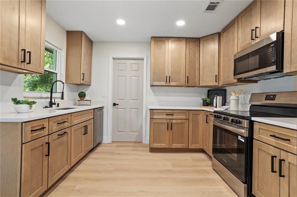 For Sale: $409,900 (4 beds, 2 baths, 1420 Square Feet)