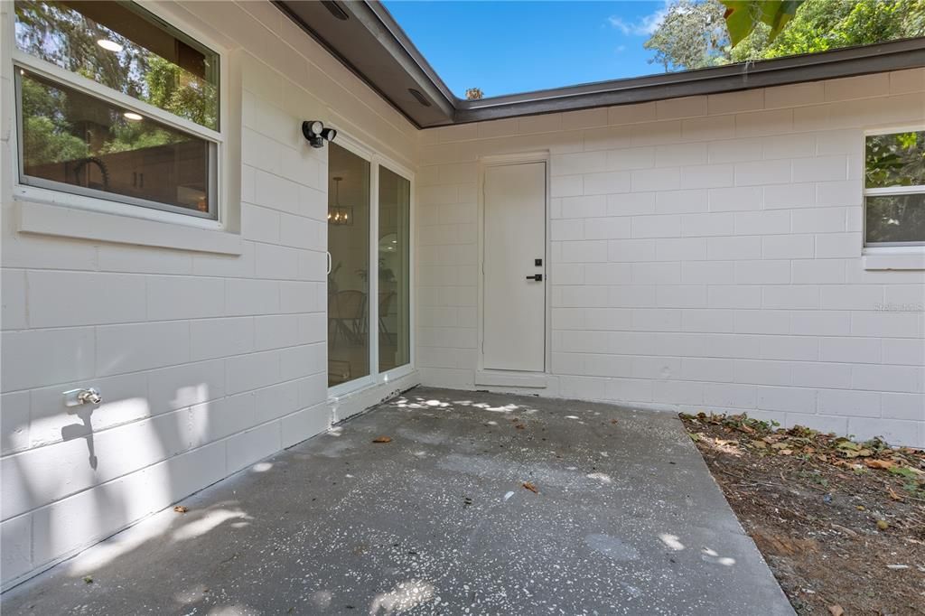 For Sale: $409,900 (4 beds, 2 baths, 1420 Square Feet)