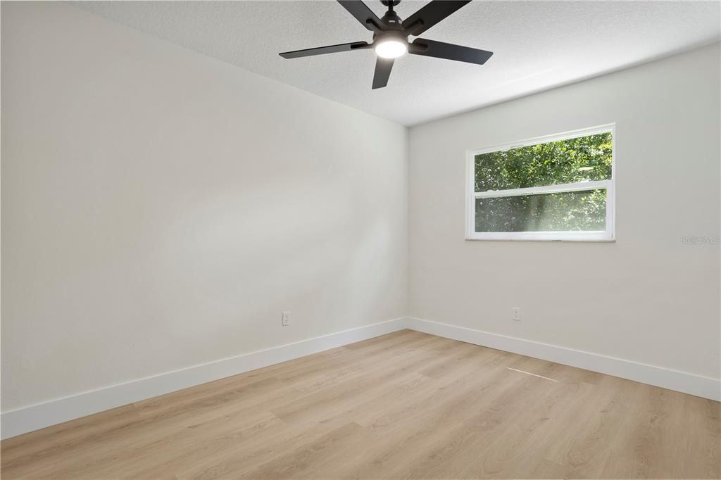 For Sale: $409,900 (4 beds, 2 baths, 1420 Square Feet)