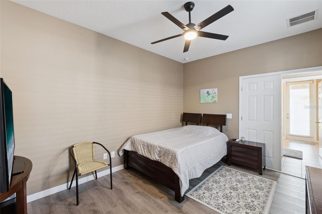 На продажу: $550,000 (6 спален, 4 ванн, 3831 Квадратных фут)