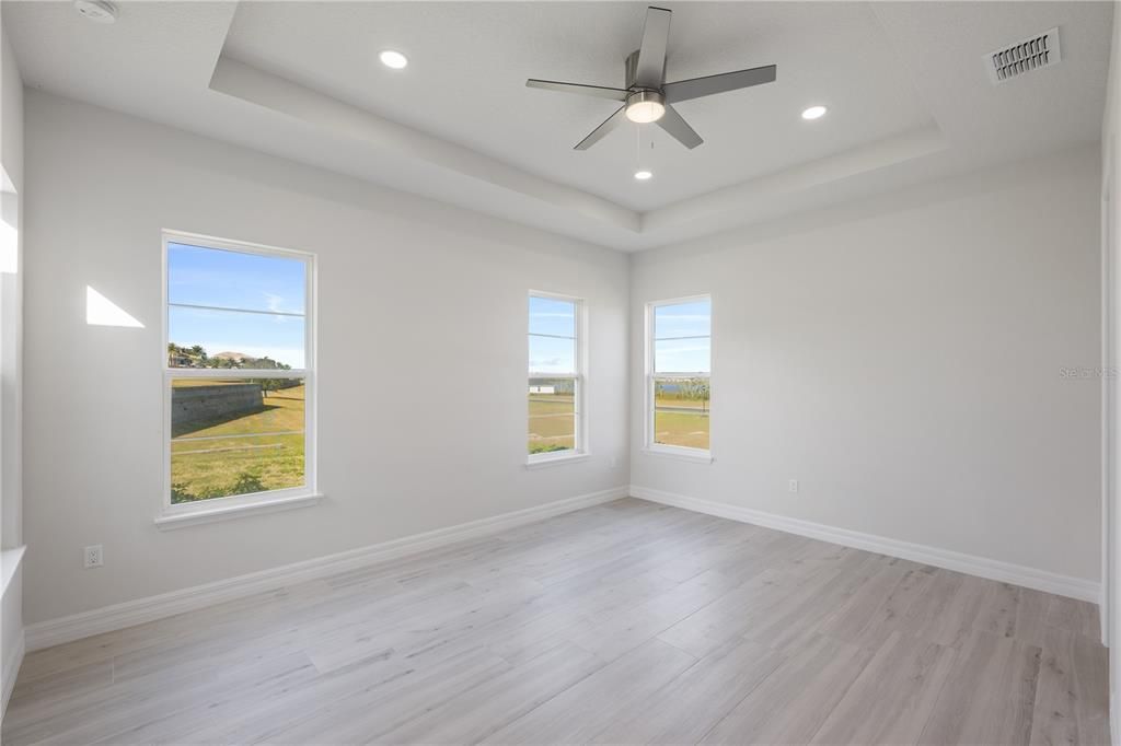 For Sale: $549,000 (4 beds, 3 baths, 2656 Square Feet)