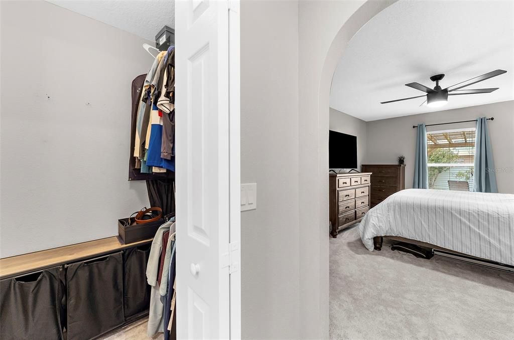 For Sale: $279,900 (3 beds, 2 baths, 1264 Square Feet)