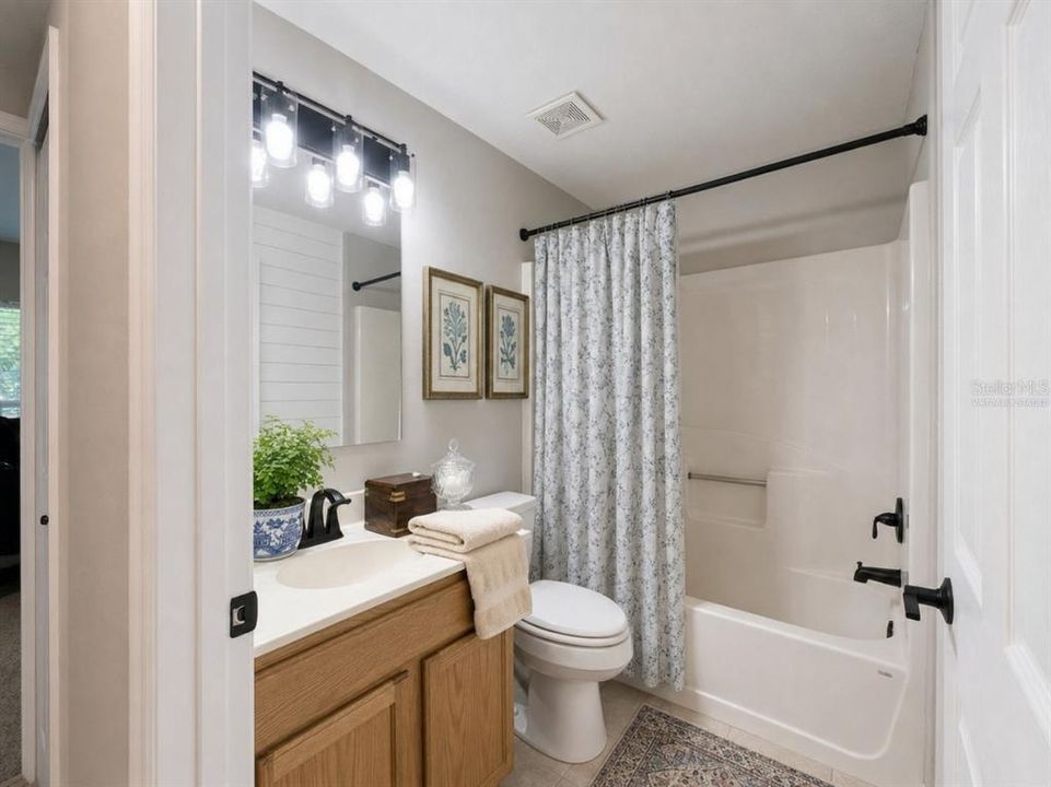 For Sale: $279,900 (3 beds, 2 baths, 1264 Square Feet)