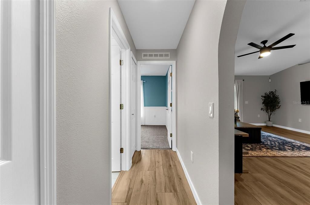For Sale: $279,900 (3 beds, 2 baths, 1264 Square Feet)