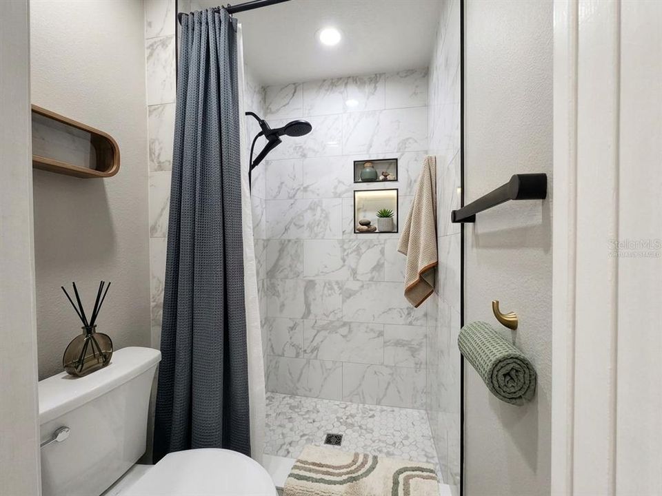 For Sale: $279,900 (3 beds, 2 baths, 1264 Square Feet)