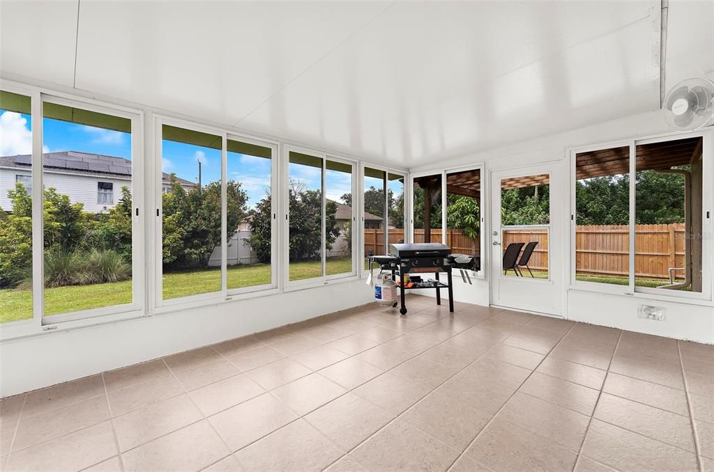 For Sale: $279,900 (3 beds, 2 baths, 1264 Square Feet)