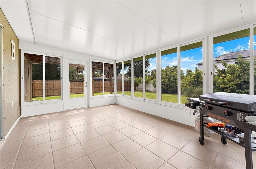 For Sale: $279,900 (3 beds, 2 baths, 1264 Square Feet)