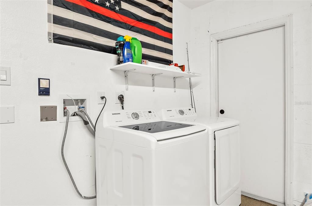 For Sale: $279,900 (3 beds, 2 baths, 1264 Square Feet)