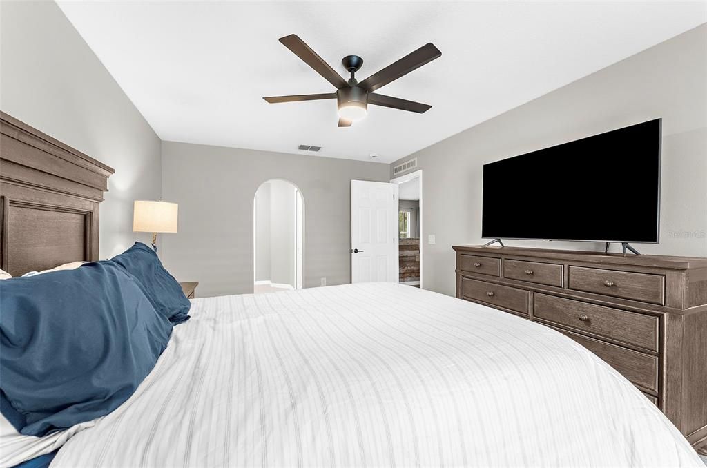 For Sale: $279,900 (3 beds, 2 baths, 1264 Square Feet)