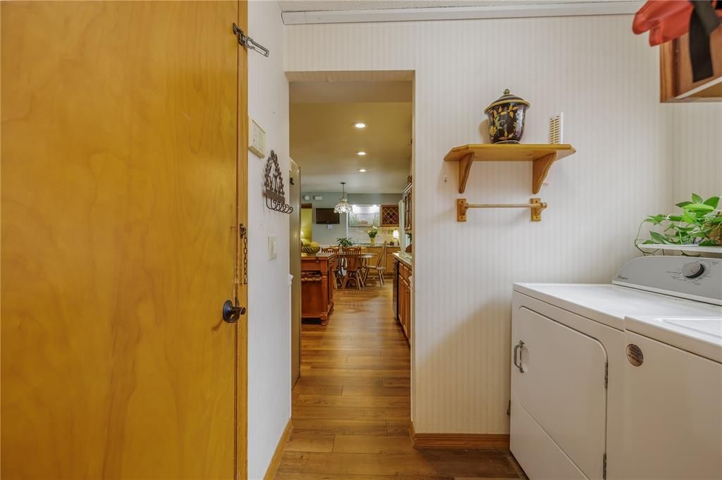 For Sale: $375,000 (3 beds, 2 baths, 1920 Square Feet)