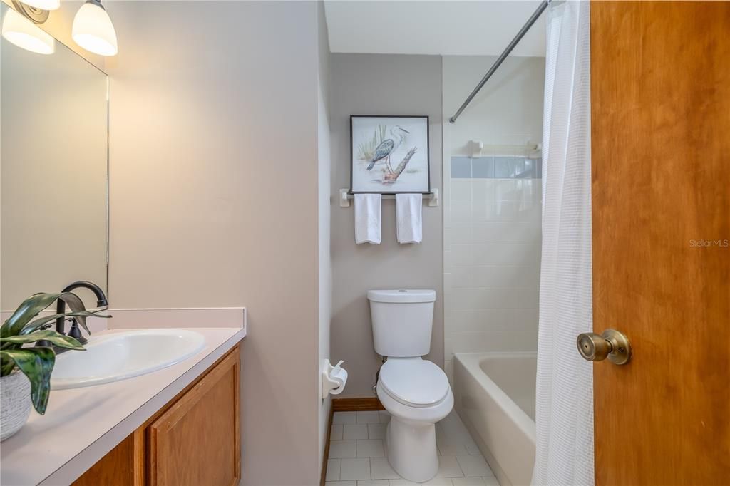For Sale: $375,000 (3 beds, 2 baths, 1920 Square Feet)