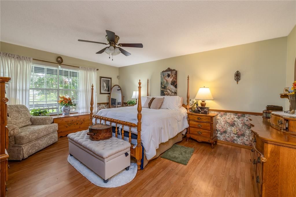 For Sale: $375,000 (3 beds, 2 baths, 1920 Square Feet)