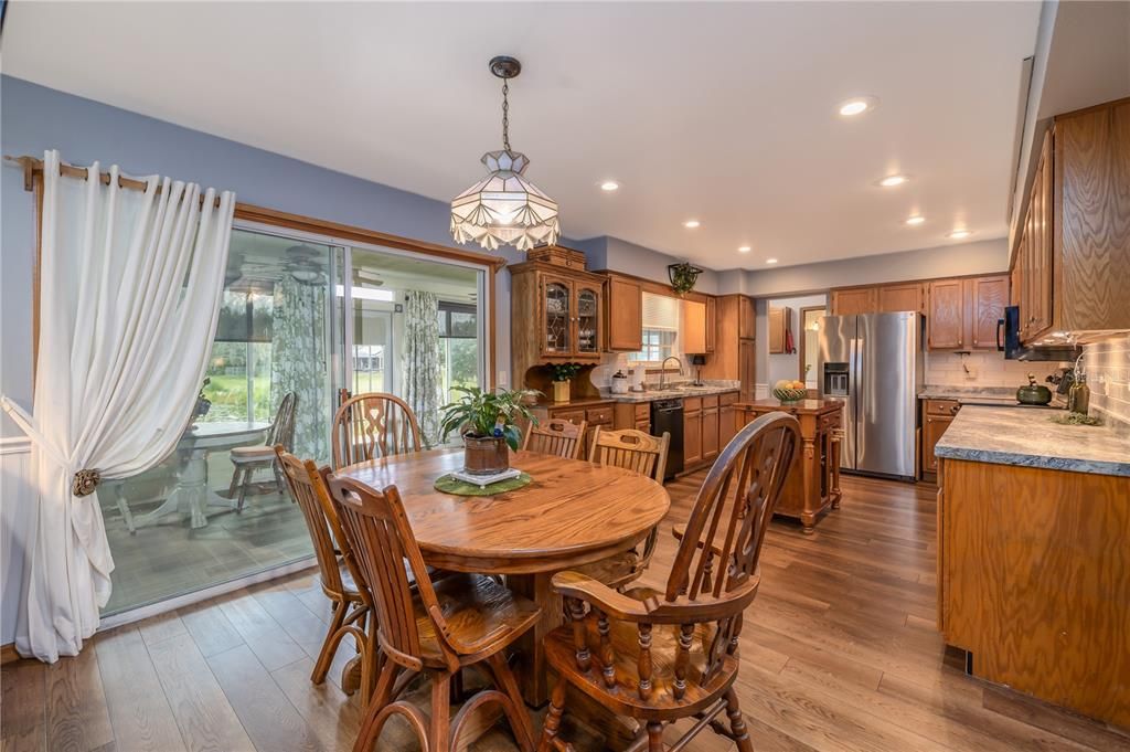 For Sale: $375,000 (3 beds, 2 baths, 1920 Square Feet)