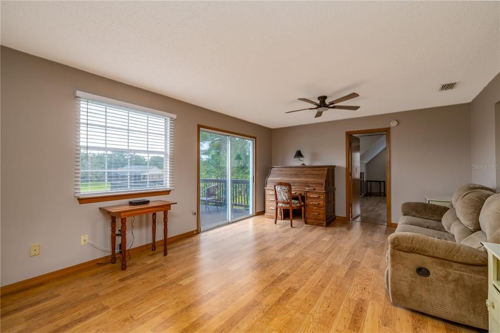 For Sale: $375,000 (3 beds, 2 baths, 1920 Square Feet)