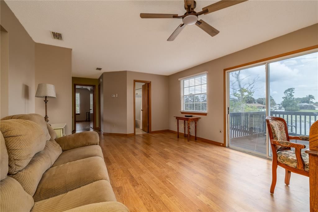 For Sale: $375,000 (3 beds, 2 baths, 1920 Square Feet)