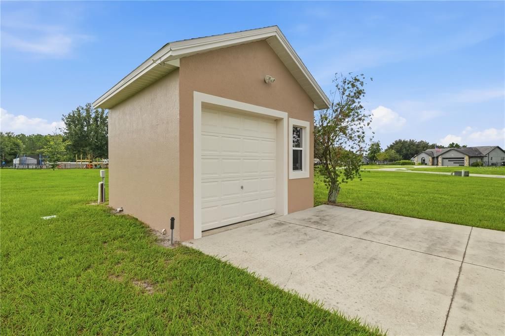 For Sale: $769,000 (3 beds, 3 baths, 2573 Square Feet)