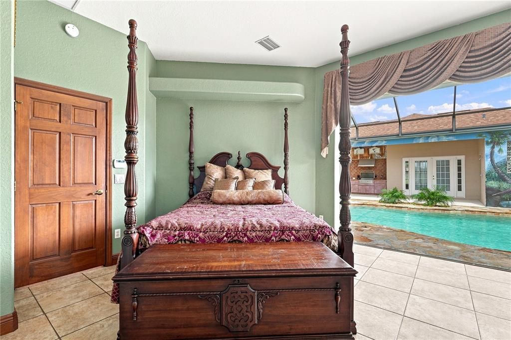 For Sale: $769,000 (3 beds, 3 baths, 2573 Square Feet)