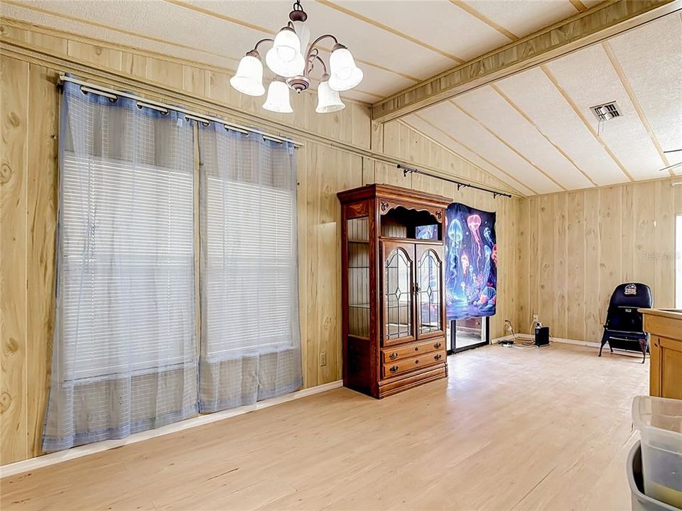 На продажу: $180,000 (2 спален, 2 ванн, 1056 Квадратных фут)