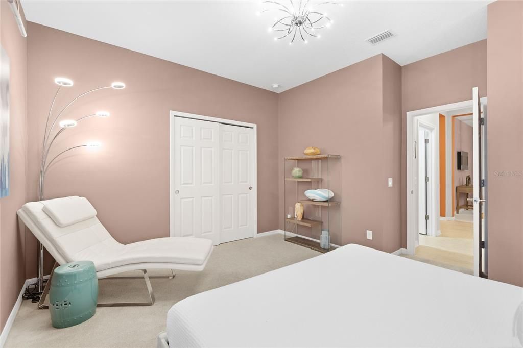 For Sale: $580,000 (4 beds, 4 baths, 2716 Square Feet)
