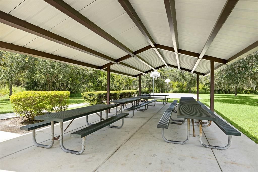 For Sale: $580,000 (4 beds, 4 baths, 2716 Square Feet)