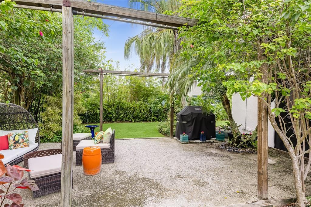 For Sale: $580,000 (4 beds, 4 baths, 2716 Square Feet)