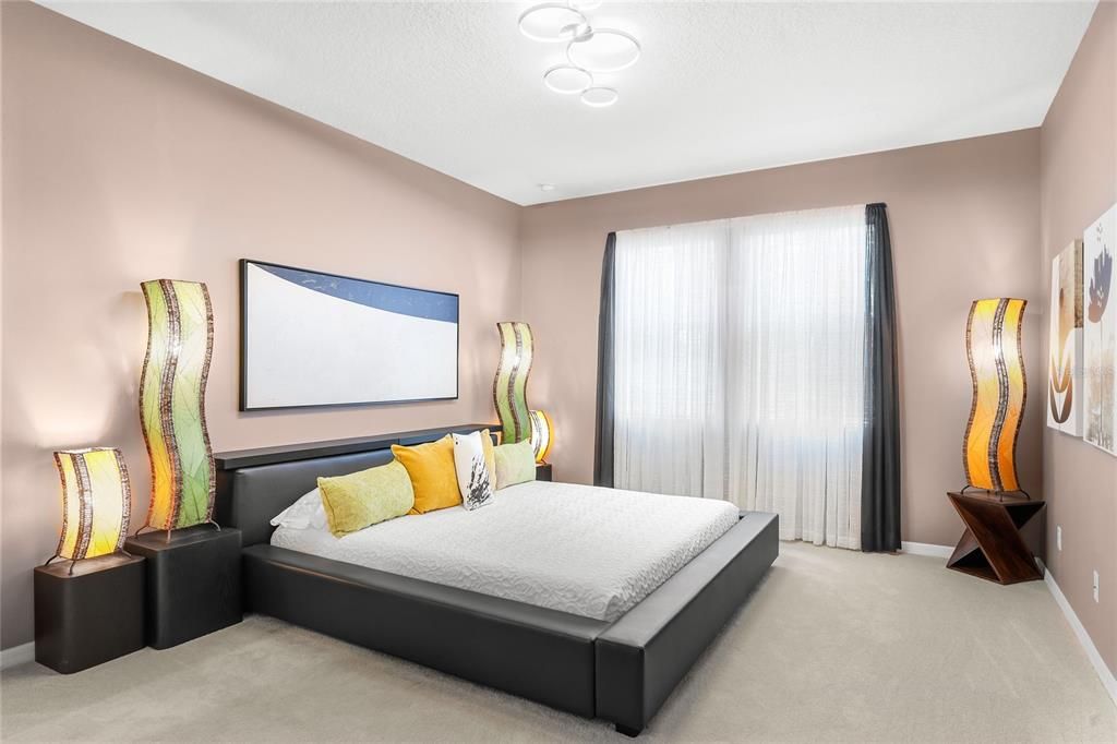 For Sale: $580,000 (4 beds, 4 baths, 2716 Square Feet)