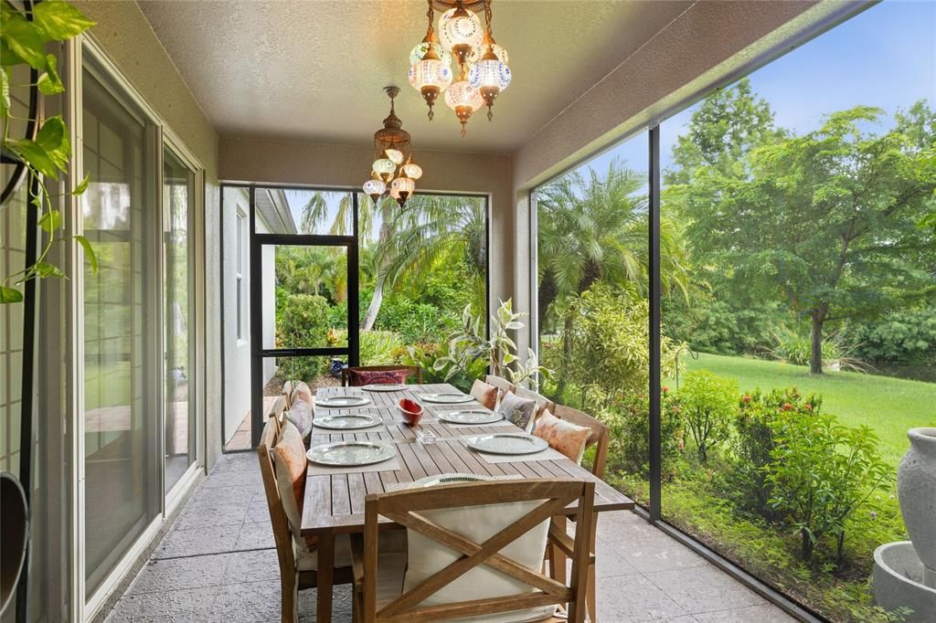 For Sale: $580,000 (4 beds, 4 baths, 2716 Square Feet)